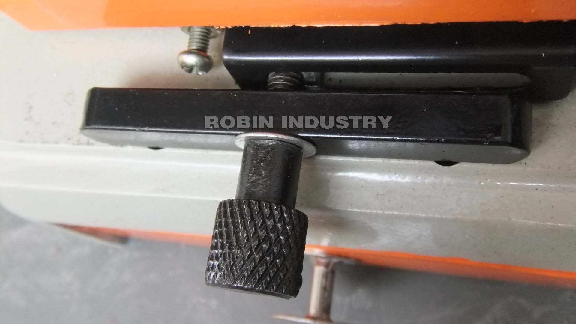 KEY CUTTING MACHINE