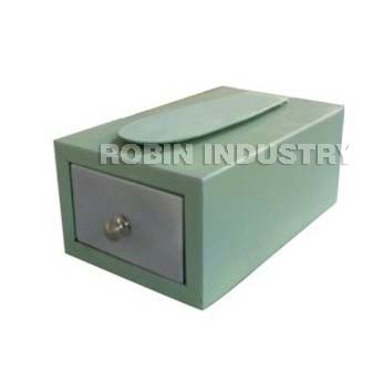 Metal shoe-shine box