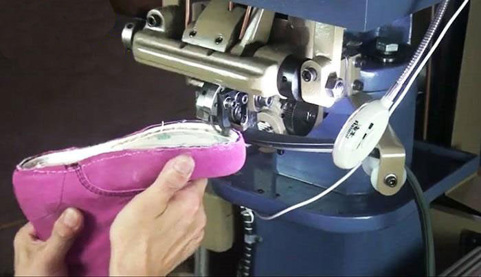 SP629 Marten Boots Welt Inseam Stitching Machine sewing the shoes